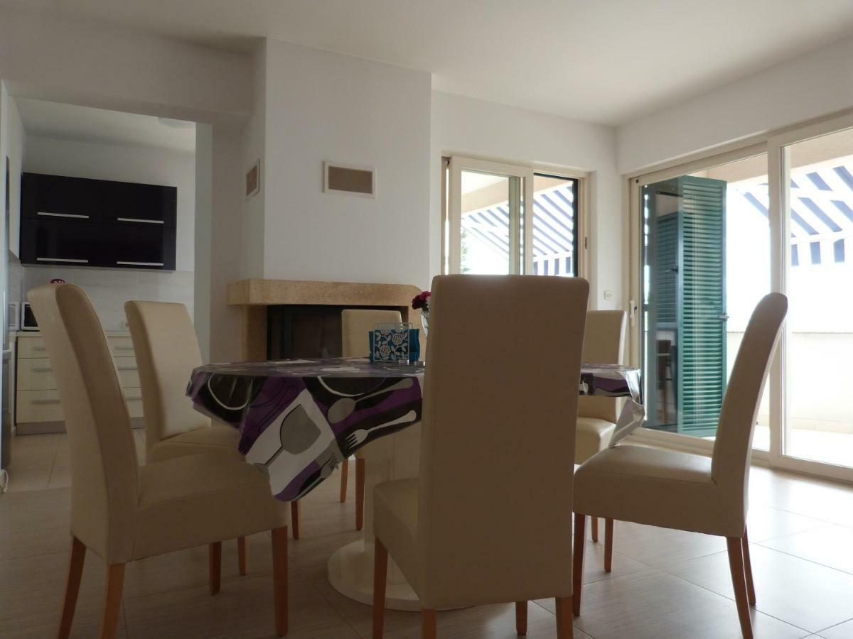 Maria Apartments Starigrad Paklenica Exterior photo
